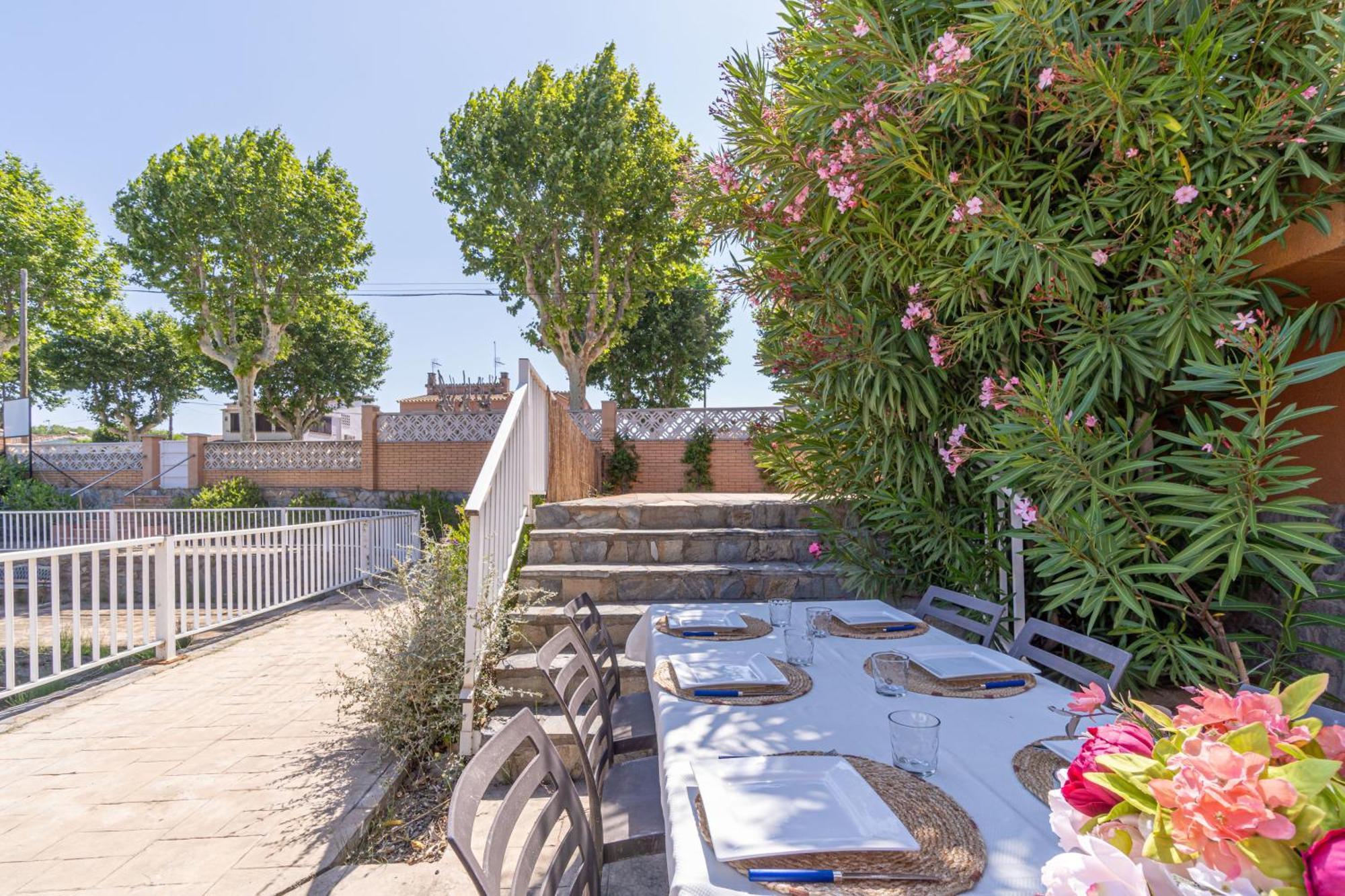 Jouvacations Villa Freser 艾姆布里亚布拉瓦 外观 照片