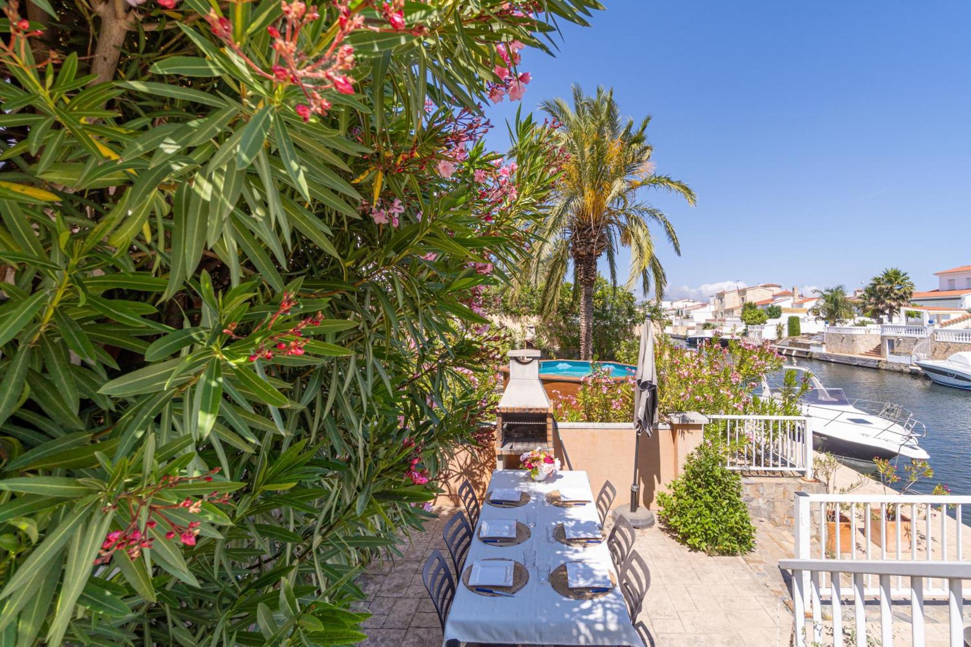 Jouvacations Villa Freser 艾姆布里亚布拉瓦 外观 照片