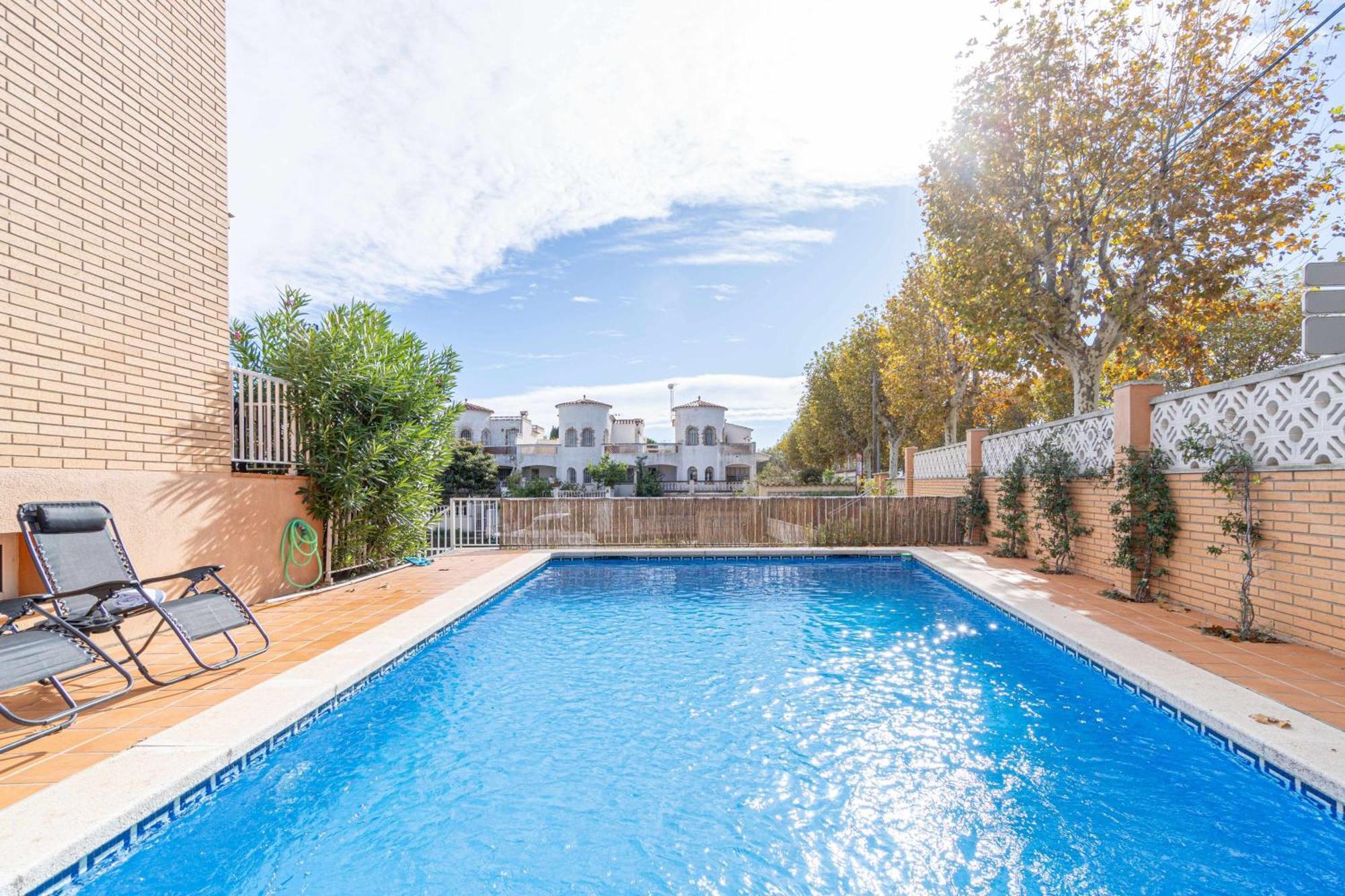 Jouvacations Villa Freser 艾姆布里亚布拉瓦 外观 照片
