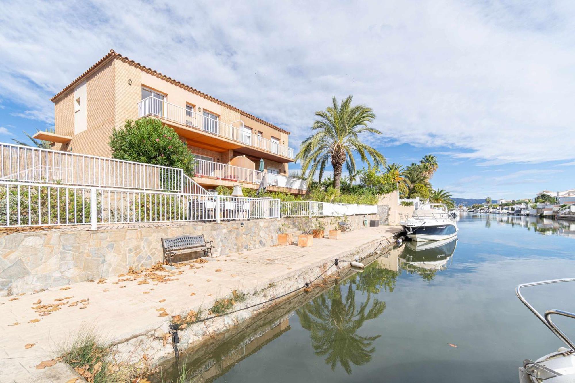 Jouvacations Villa Freser 艾姆布里亚布拉瓦 外观 照片